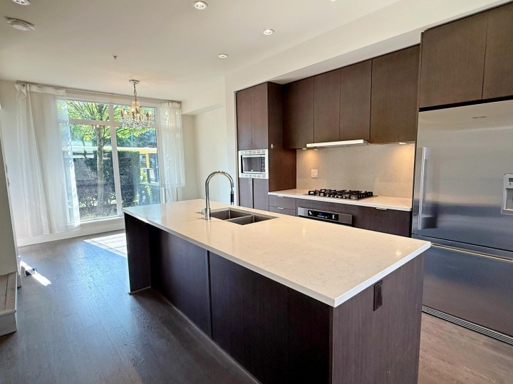 Photo 4 at 6180 Oak Street, Oakridge VW, Vancouver West