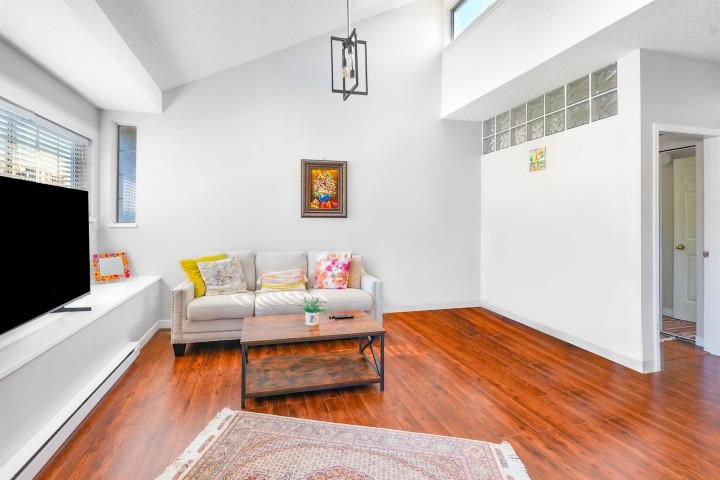 Photo 2 at 309 - 125 W 18th Street, Central Lonsdale, North Vancouver