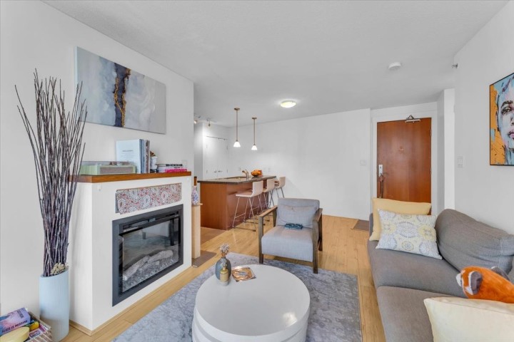 Photo 3 at 1707 - 1189 Melville Street, Coal Harbour, Vancouver West