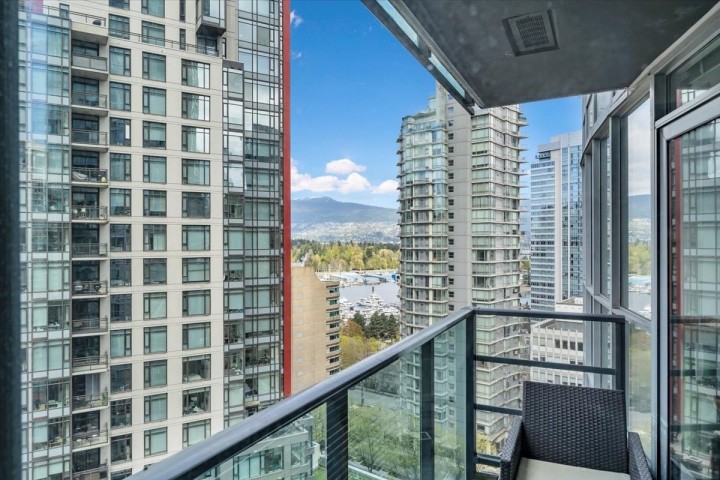 Photo 9 at 1707 - 1189 Melville Street, Coal Harbour, Vancouver West