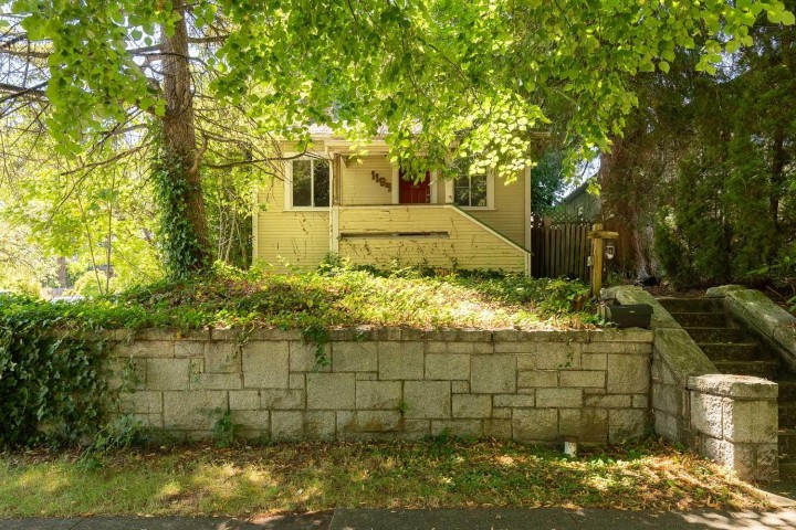 Photo 2 at 1194 E 18th Avenue, Knight, Vancouver East