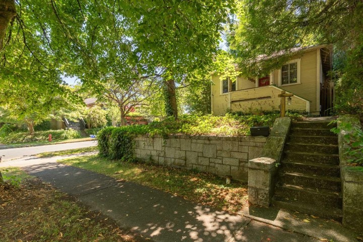 Photo 1 at 1194 E 18th Avenue, Knight, Vancouver East