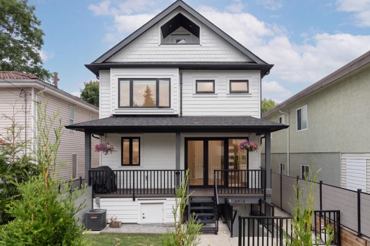 Photo 2 at 2972 Venables Street, Renfrew VE, Vancouver East
