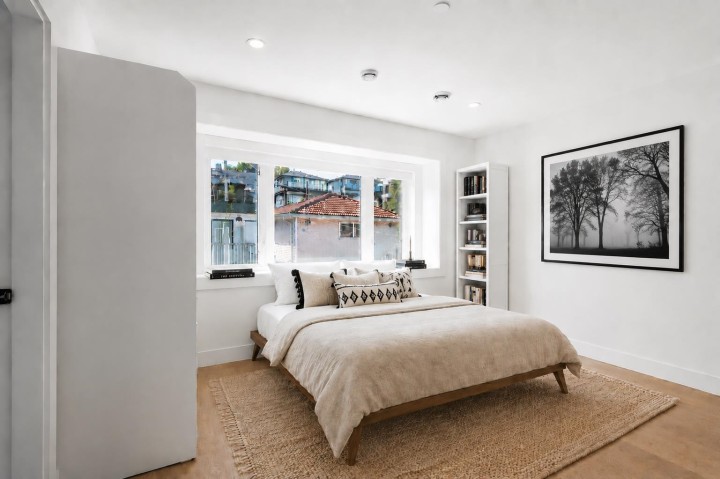 Photo 13 at 2972 Venables Street, Renfrew VE, Vancouver East