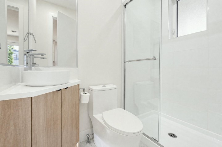 Photo 12 at 2972 Venables Street, Renfrew VE, Vancouver East