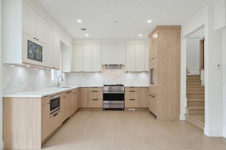 Photo 7 at 2972 Venables Street, Renfrew VE, Vancouver East