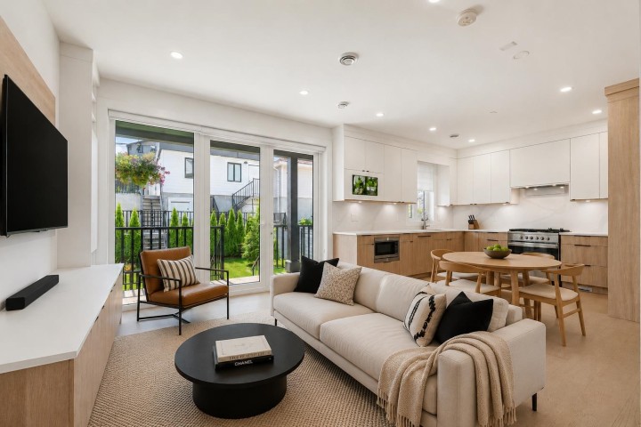 Photo 1 at 2972 Venables Street, Renfrew VE, Vancouver East