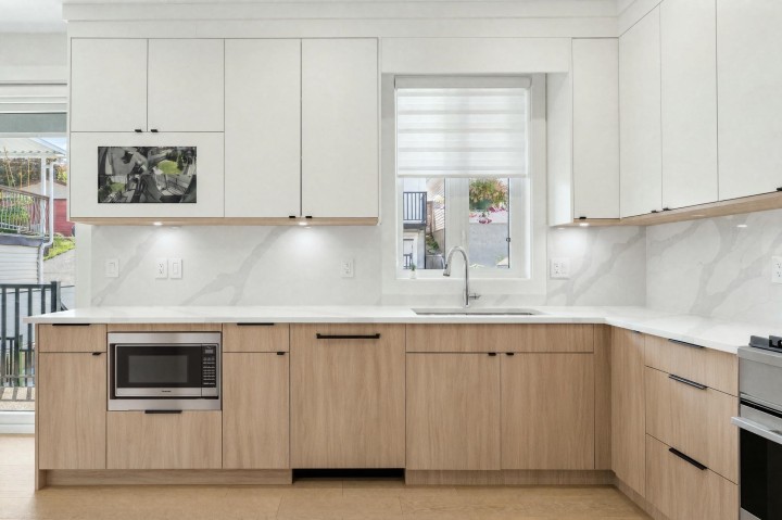 Photo 10 at 2972 Venables Street, Renfrew VE, Vancouver East
