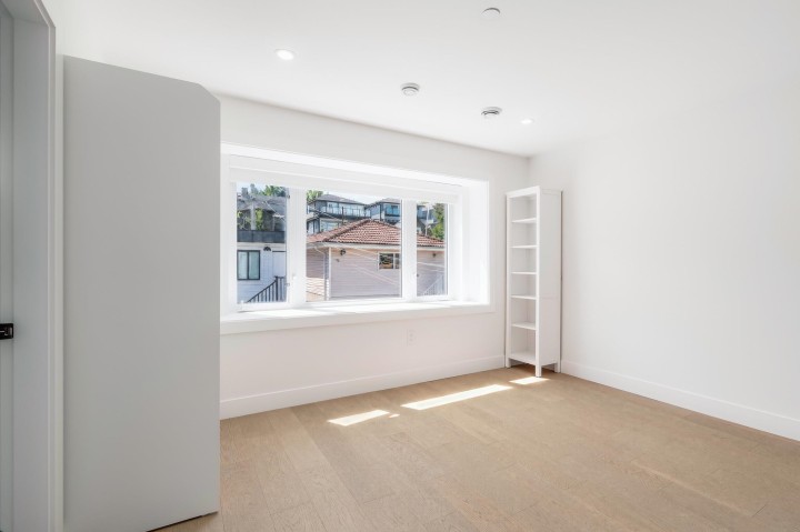 Photo 14 at 2972 Venables Street, Renfrew VE, Vancouver East