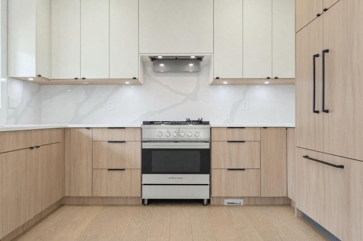 Photo 11 at 2972 Venables Street, Renfrew VE, Vancouver East
