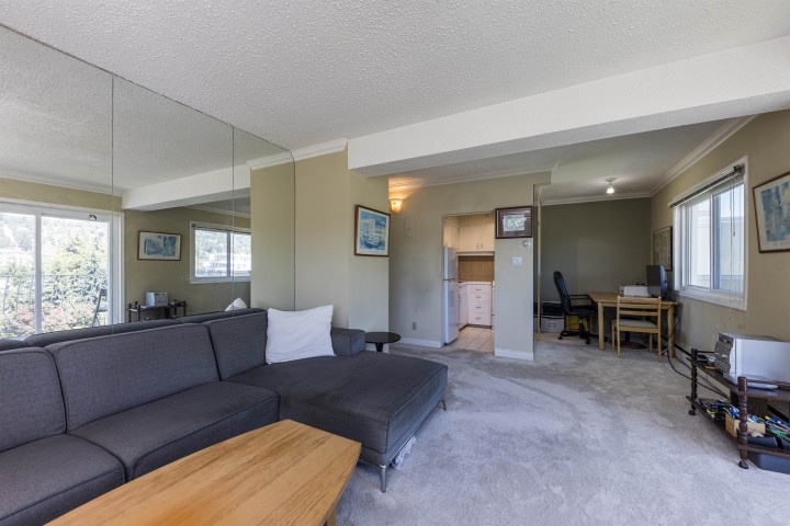 Photo 11 at 705 - 2187 Bellevue Avenue, Dundarave, West Vancouver