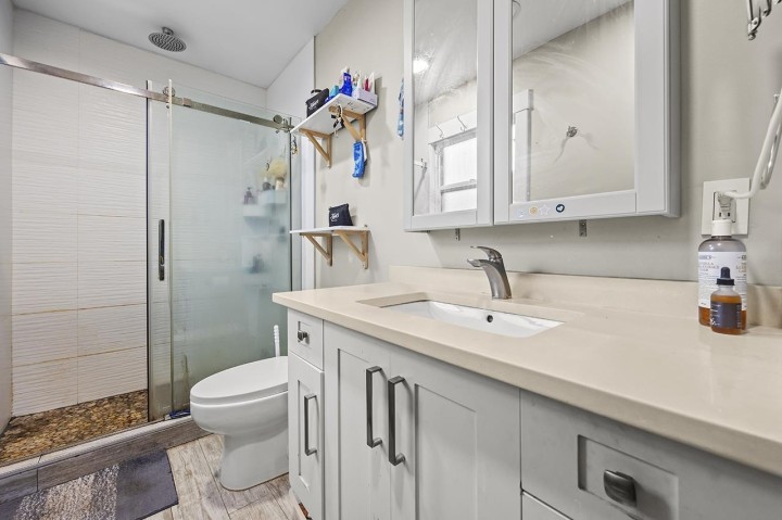 Photo 13 at 778 E 52nd Avenue, South Vancouver, Vancouver East