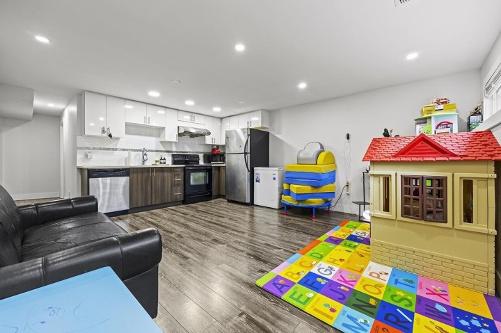 Photo 16 at 778 E 52nd Avenue, South Vancouver, Vancouver East