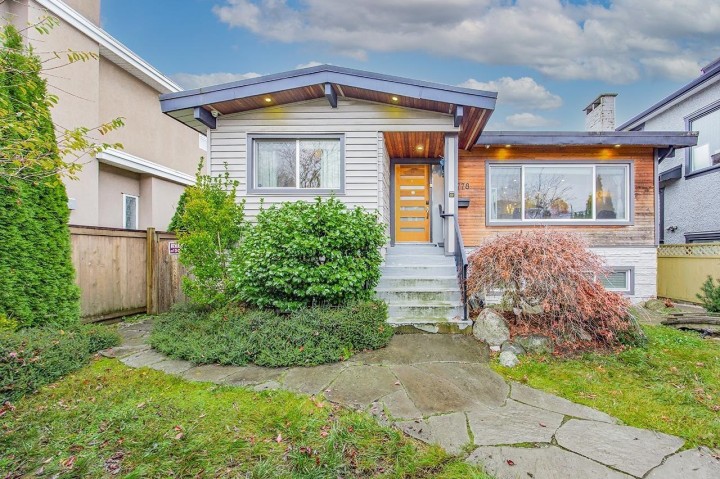 Photo 1 at 778 E 52nd Avenue, South Vancouver, Vancouver East
