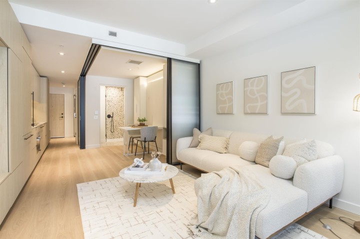 Photo 6 at 319 - 2471 St. George Street, Mount Pleasant VE, Vancouver East