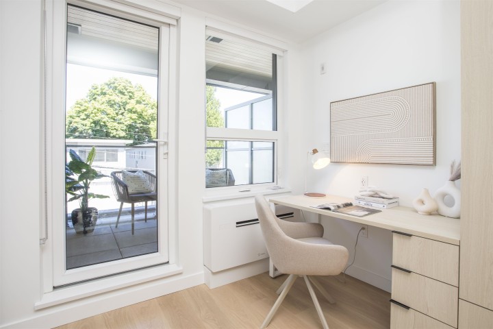 Photo 3 at 319 - 2471 St. George Street, Mount Pleasant VE, Vancouver East