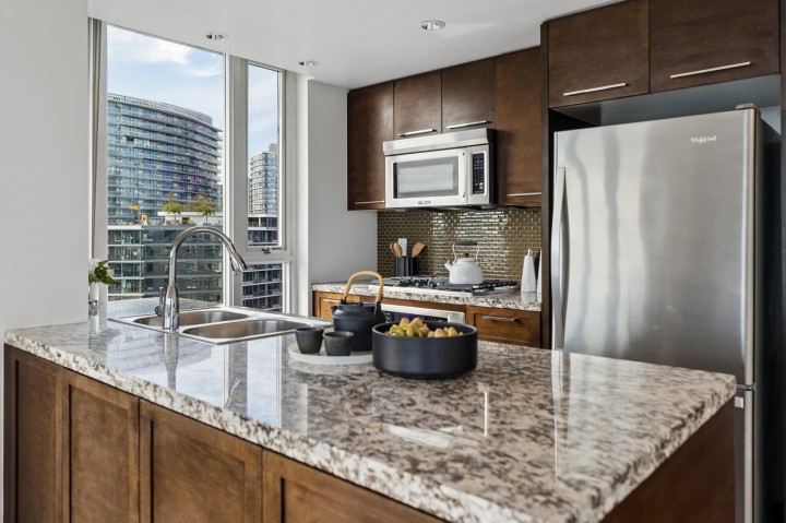 Photo 13 at 2106 - 918 Cooperage Way, Yaletown, Vancouver West