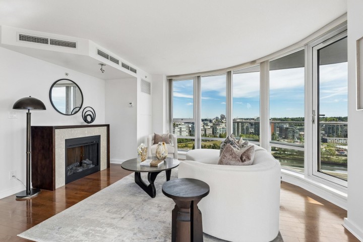 Photo 5 at 2106 - 918 Cooperage Way, Yaletown, Vancouver West
