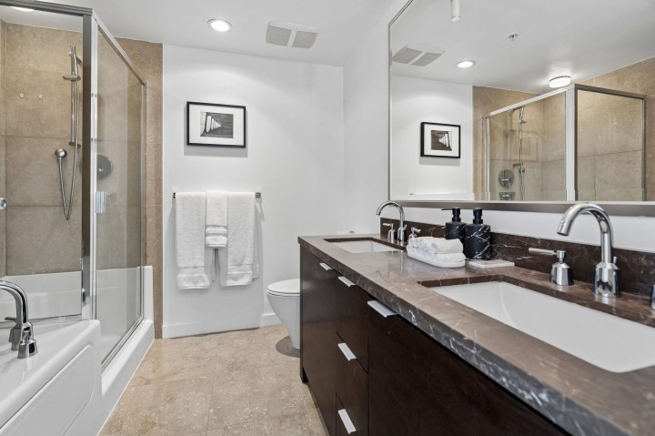 Photo 20 at 2106 - 918 Cooperage Way, Yaletown, Vancouver West
