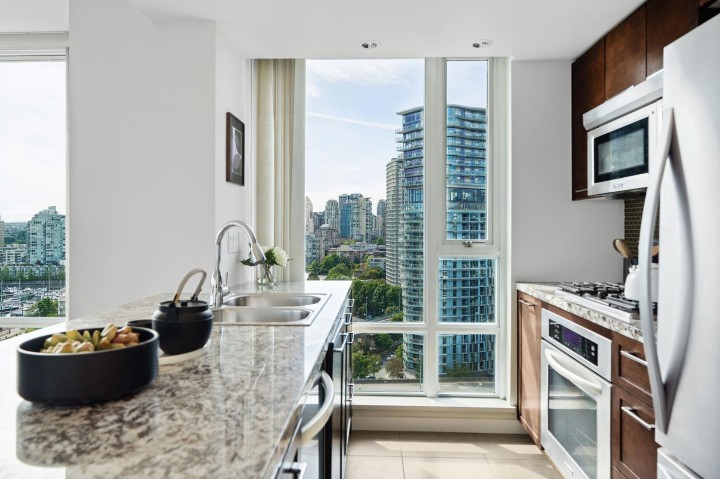 Photo 15 at 2106 - 918 Cooperage Way, Yaletown, Vancouver West