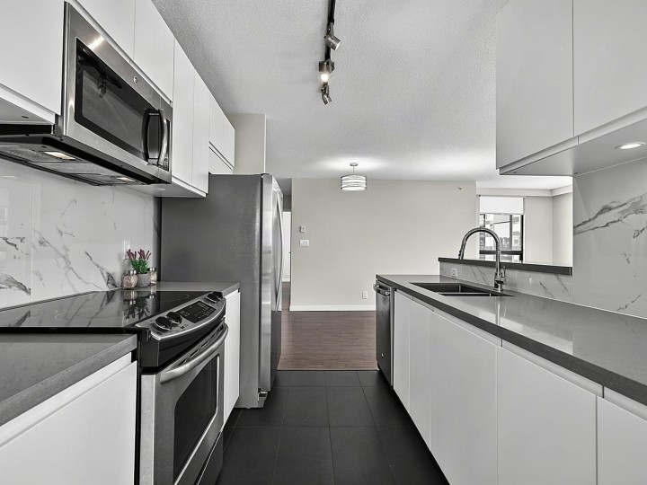 Photo 13 at 601 - 1003 Pacific Street, West End VW, Vancouver West