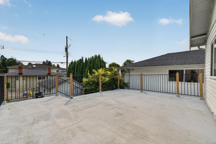Photo 13 at 2316 Nanaimo Street, Renfrew VE, Vancouver East
