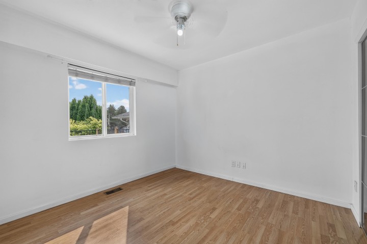 Photo 7 at 2316 Nanaimo Street, Renfrew VE, Vancouver East