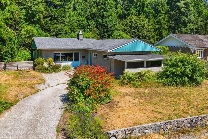 Photo 6 at 3922 Sunnycrest Drive, Forest Hills NV, North Vancouver