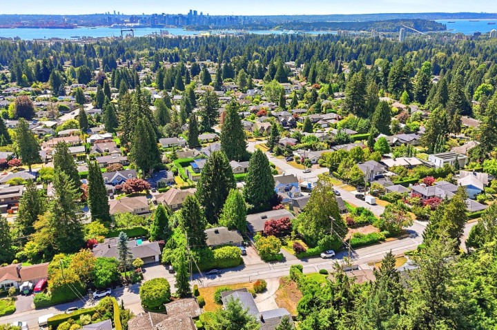 Photo 16 at 3922 Sunnycrest Drive, Forest Hills NV, North Vancouver