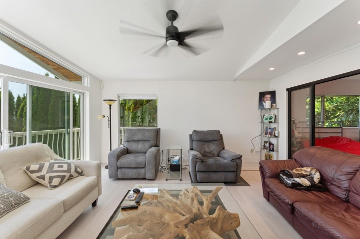 Photo 7 at 1725 Rosebery Avenue, Queens, West Vancouver