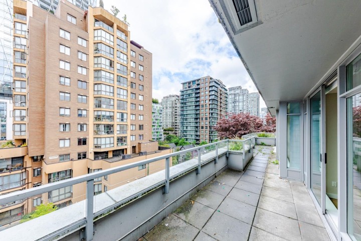 Photo 20 at 804 - 1133 Homer Street, Yaletown, Vancouver West