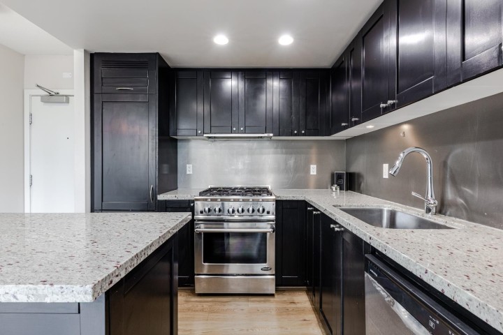Photo 9 at 804 - 1133 Homer Street, Yaletown, Vancouver West