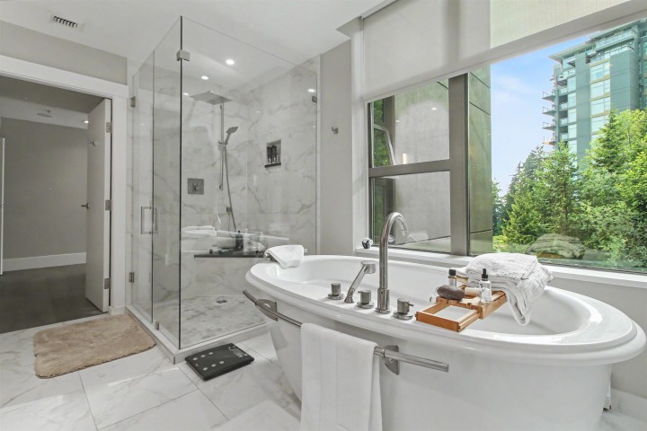 Photo 28 at 503 - 3315 Cypress Place, Cypress Park Estates, West Vancouver