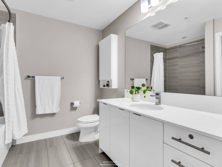 Photo 18 at 117 - 723 W 3rd Street, Harbourside, North Vancouver