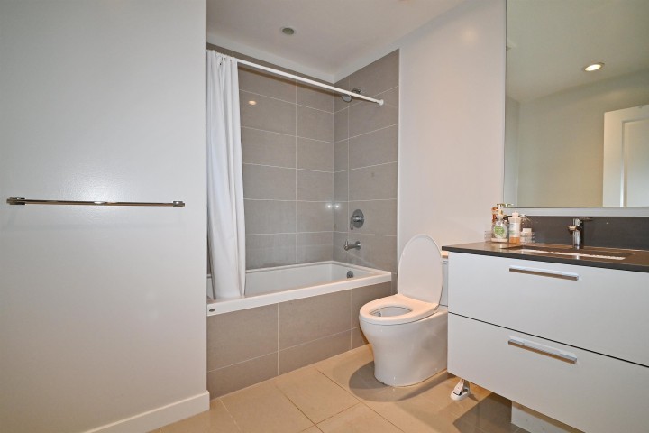Photo 7 at 907 - 3487 Binning Road, University VW, Vancouver West