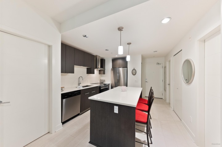 Photo 8 at 205 - 733 W 3rd Street, Harbourside, North Vancouver