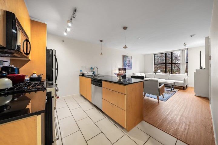 Photo 3 at 305 - 989 Beatty Street, Yaletown, Vancouver West