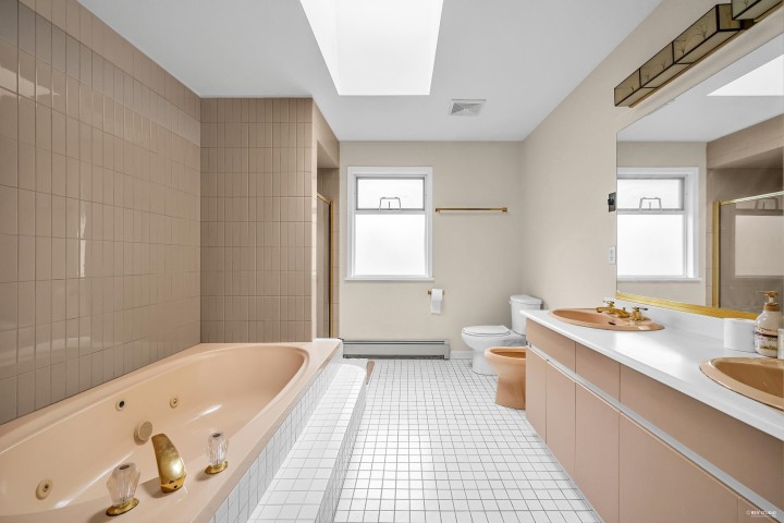 Photo 16 at 1945 W 44th Avenue, Kerrisdale, Vancouver West