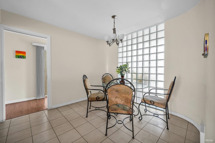 Photo 9 at 1945 W 44th Avenue, Kerrisdale, Vancouver West