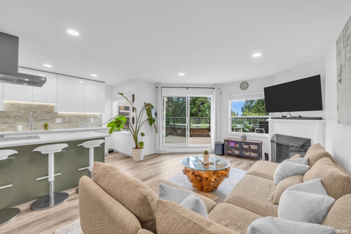 Photo 5 at 604 - 1500 Ostler Court, Indian River, North Vancouver