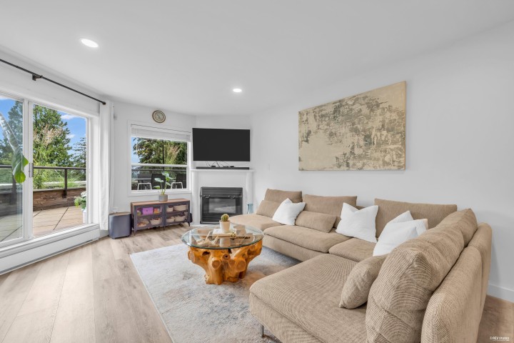 Photo 4 at 604 - 1500 Ostler Court, Indian River, North Vancouver