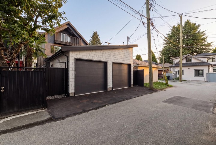 Photo 23 at 2 - 4956 Chester Street, Fraser VE, Vancouver East