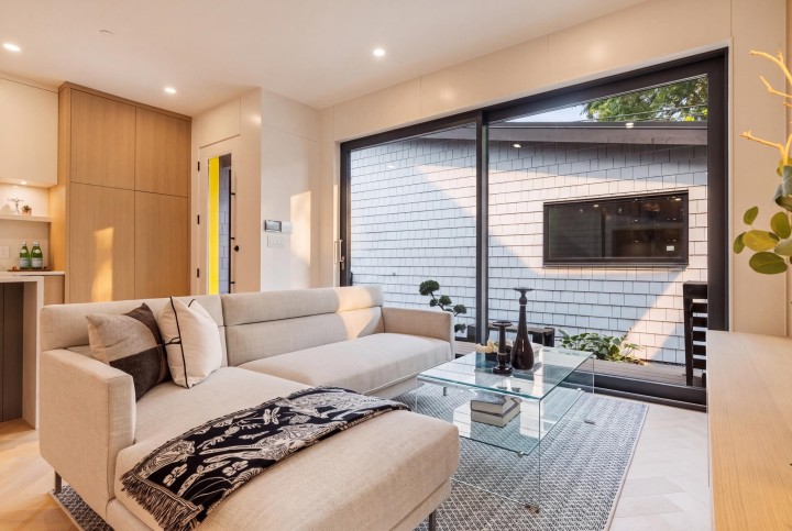 Photo 3 at 2 - 4956 Chester Street, Fraser VE, Vancouver East