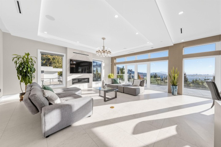 Photo 16 at 515 Ballantree Road, Glenmore, West Vancouver