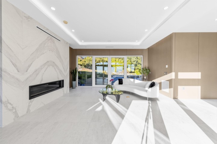 Photo 5 at 515 Ballantree Road, Glenmore, West Vancouver