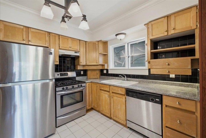 Photo 9 at 761 E 15th Avenue, Mount Pleasant VE, Vancouver East
