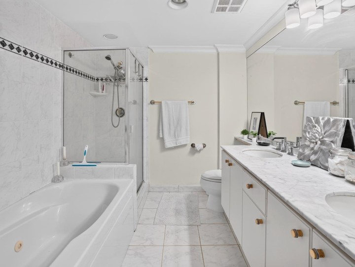 Photo 13 at 404 - 1501 Howe Street, Yaletown, Vancouver West
