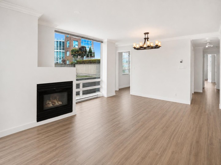 Photo 7 at 404 - 1501 Howe Street, Yaletown, Vancouver West