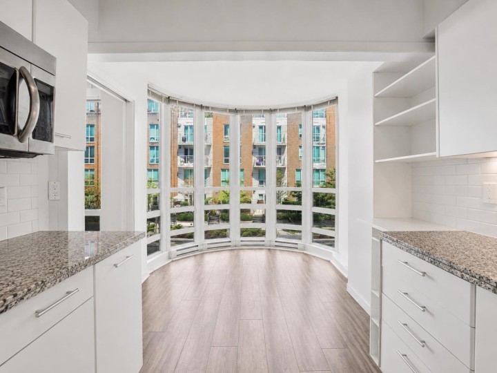 Photo 3 at 404 - 1501 Howe Street, Yaletown, Vancouver West