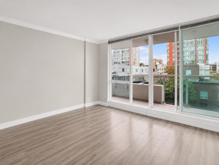 Photo 15 at 404 - 1501 Howe Street, Yaletown, Vancouver West